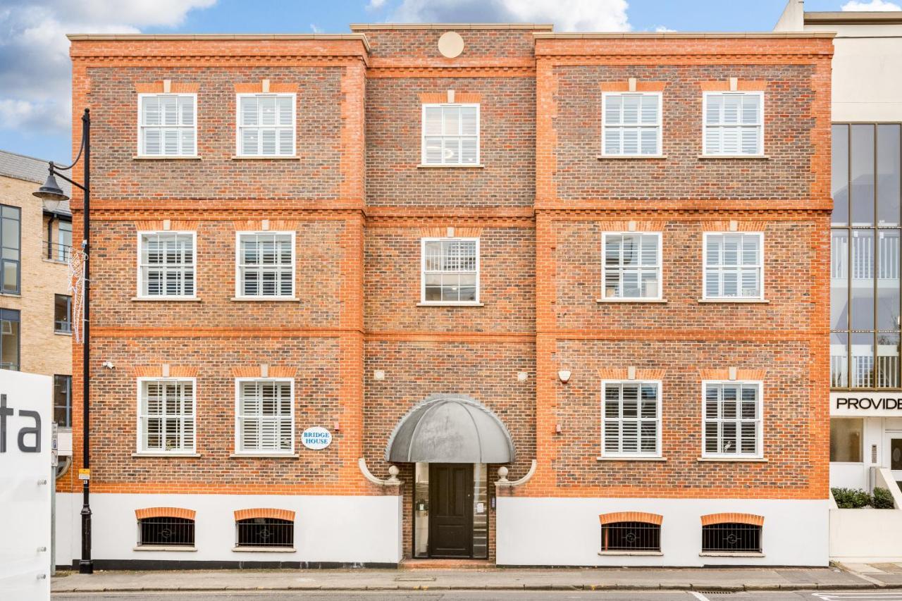 Charming 1 Bedroom Apt , Town Centre, Wifi, Free Parking By Tent Serviced Apartments Staines-upon-Thames Esterno foto
